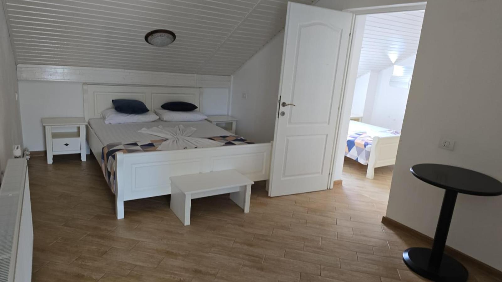 Ieşelniţa Casa Marina酒店 外观 照片