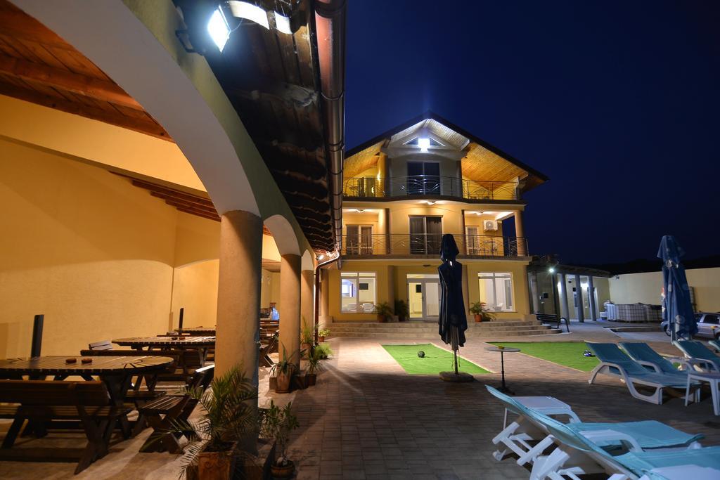 Ieşelniţa Casa Marina酒店 外观 照片