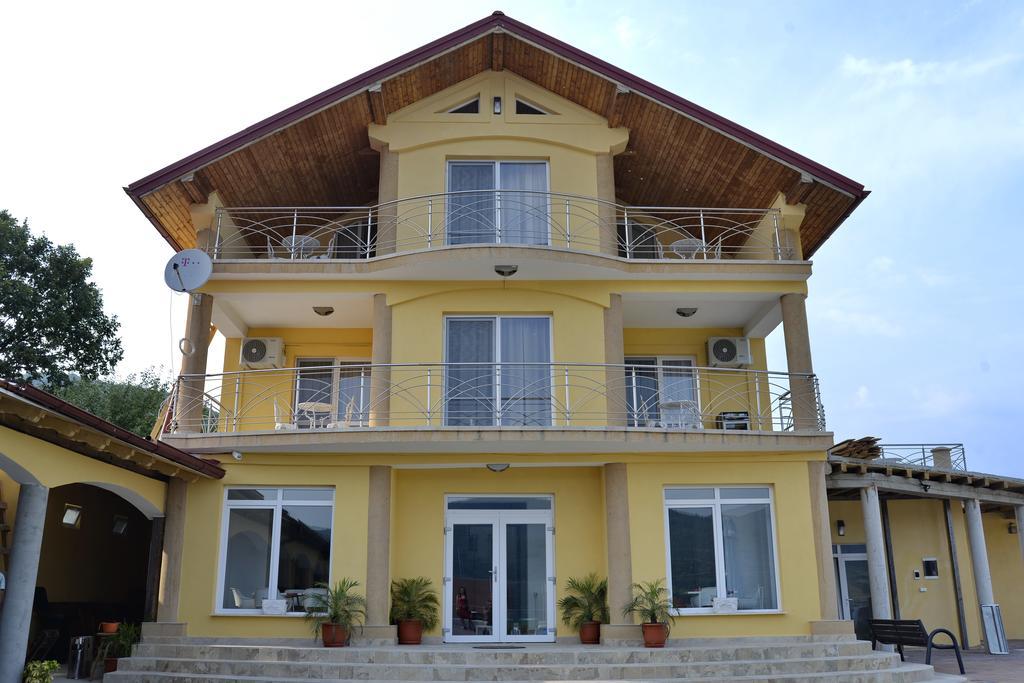 Ieşelniţa Casa Marina酒店 外观 照片