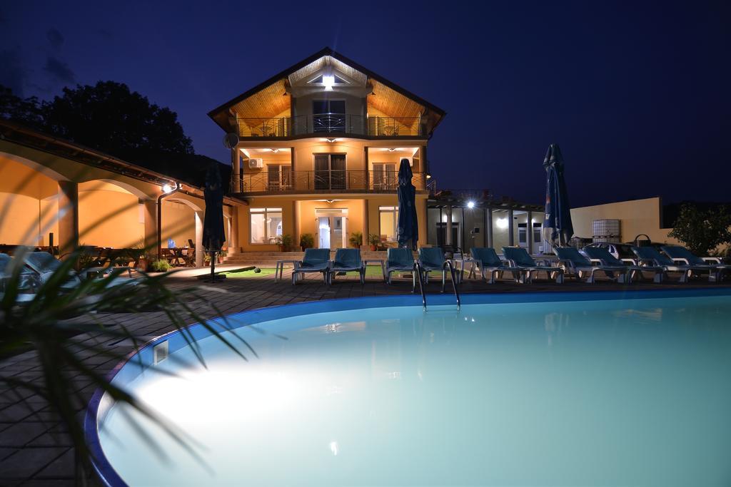 Ieşelniţa Casa Marina酒店 外观 照片
