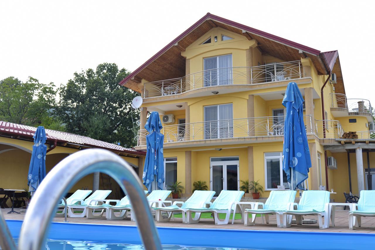 Ieşelniţa Casa Marina酒店 外观 照片